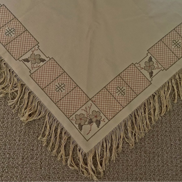 SOLD Vintage handmade embroidered fringe shawl - Picture 3 of 5